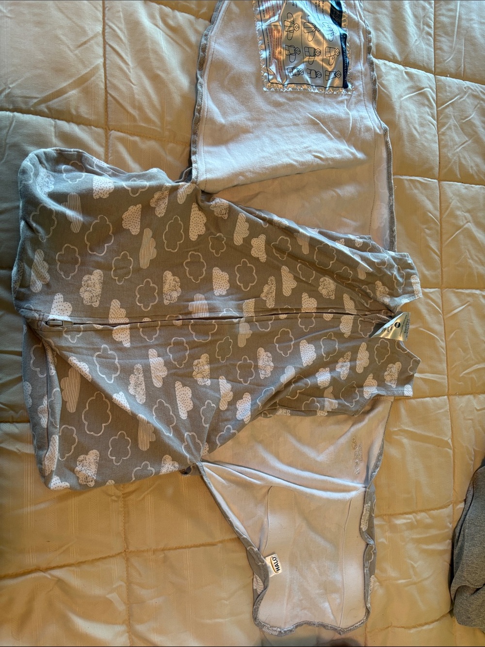 Halo Light Gray Baby Sleep Sack with White Cloud Print - Picture 4 of 4
